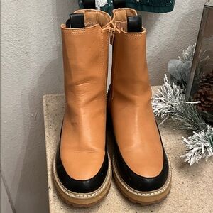 Universal Thread Two-Tone Mid Shin Boots